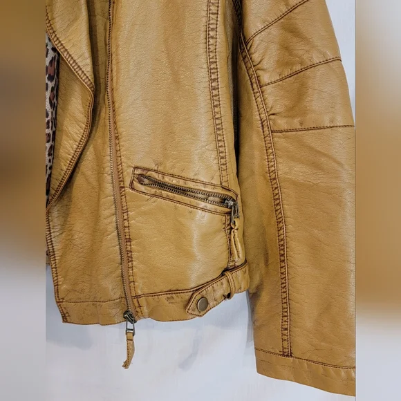 Paparazzi by Biz Western Boho Embroidered Moto Jacket - Picture 5 of 7